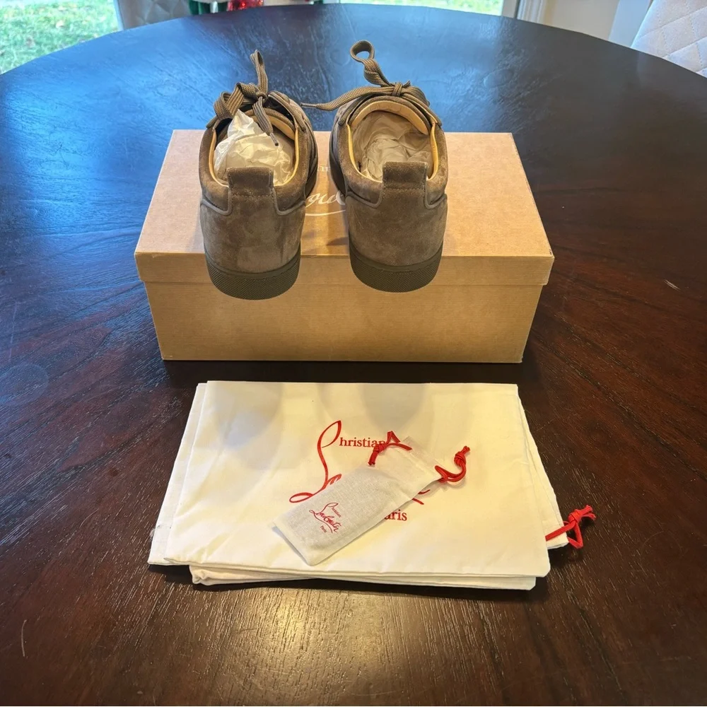 Christian Louboutin - Picture 4 of 5